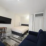 Cosy Studio Victoria